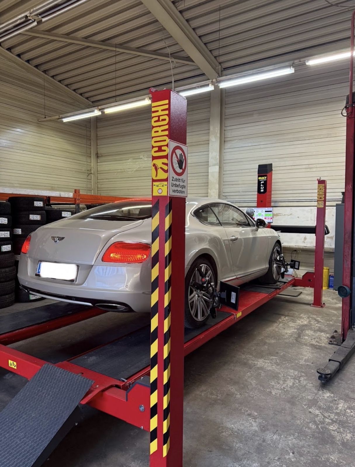 Achsvermessung an einem Bentley Continental GT